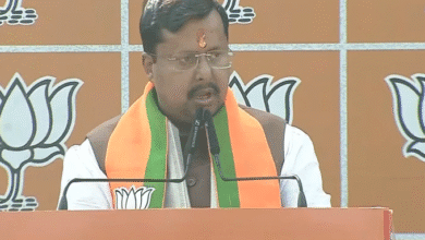 भाजपा के नवनिर्वाचित राष्ट्रीय अध्यक्ष नितिन नबीन ने तमिलनाडु, असम और पश्चिम बंगाल समेत कई राज्यों में जनसांख्यिकीय बदलाव को बड़ी चुनौती बताया। दिल्ली स्थित भाजपा मुख्यालय में उन्होंने कहा कि आगामी विधानसभा चुनावों में पार्टी के सशक्त कार्यकर्ता इन चुनौतियों का सामना करेंगे। उन्होंने भाजपा को एक संस्कार आधारित संगठन बताते हुए 2047 तक विकसित भारत के लक्ष्य को दोहराया और युवाओं से धैर्यपूर्वक राजनीति में सक्रिय रहने का आह्वान किया।