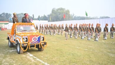 77वें गणतंत्र दिवस के अवसर पर आयोजित भव्य समारोह में परेड, सांस्कृतिक कार्यक्रम और सम्मान समारोह ने सभी का मन मोह लिया। स्कूली छात्रों द्वारा आकर्षक मार्चपास्ट और देशभक्ति नृत्य प्रस्तुत किए गए। कार्यक्रम में विशिष्ट अतिथियों द्वारा प्रतिभाशाली छात्रों को सम्मानित किया गया। तिरंगे की छाया में राष्ट्रगान और देशभक्ति नारों से पूरा परिसर देशप्रेम से सराबोर रहा। आयोजन ने युवाओं में राष्ट्रसेवा व संविधान के प्रति सम्मान की भावना को और मजबूत किया।