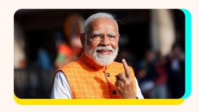 राष्ट्रीय मतदाता दिवस के अवसर पर प्रधानमंत्री नरेंद्र मोदी ने देशवासियों को बधाई देते हुए कहा कि मतदाता होना केवल संवैधानिक अधिकार नहीं, बल्कि देश के भविष्य निर्माण का महत्वपूर्ण कर्तव्य है। उन्होंने भारत निर्वाचन आयोग की भूमिका की सराहना की और नागरिकों से लोकतांत्रिक प्रक्रियाओं में सक्रिय भागीदारी की अपील की। प्रधानमंत्री ने पहली बार मतदाता बनने को उत्सव के रूप में मनाने पर जोर दिया और MY-Bharat स्वयंसेवकों से युवाओं को प्रोत्साहित करने का आग्रह किया।