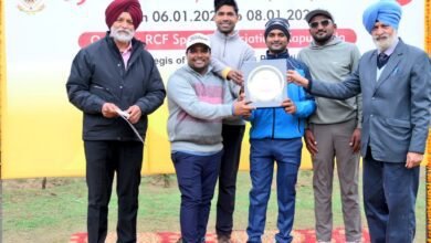 रेल डिब्बा कारखाना, कपूरथला के गोल्फ कोर्स में आयोजित 69वीं ऑल इंडिया रेलवे गोल्फ चैंपियनशिप 2025–26 का 08 जनवरी को समापन हुआ। प्रतियोगिता में बनारस लोकोमोटिव वर्क्स (बरेका) की टीम ने 448 के स्कोर के साथ प्रथम स्थान प्राप्त कर खिताब अपने नाम किया।