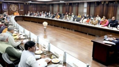 लखनऊ में योगी आदित्यनाथ की अध्यक्षता में हुई कैबिनेट बैठक में उत्तर प्रदेश वैश्विक क्षमता केंद्र (GCC) नीति-2024 के प्रभावी क्रियान्वयन हेतु नियमावली-2025 को मंजूरी दी गई। औद्योगिक विकास मंत्री नंद गोपाल गुप्ता नंदी ने बताया कि अब तक 21 कंपनियां जीसीसी में निवेश कर चुकी हैं। इस नियमावली से प्रदेश में वैश्विक निवेश, उच्च स्तरीय सेवाएं और युवाओं के लिए बड़े पैमाने पर रोजगार के अवसर सृजित होंगे।