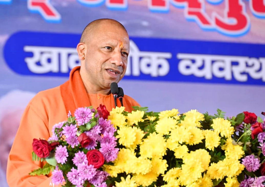 प्रयागराज माघ मेला की तैयारियों की समीक्षा करते हुए मुख्यमंत्री योगी आदित्यनाथ ने कहा कि प्रशासन की सजगता, तकनीक और विभागीय समन्वय से सभी प्रमुख स्नान पर्व सकुशल संपन्न होंगे। पौष पूर्णिमा पर अनुमान से अधिक 31 लाख श्रद्धालुओं ने त्रिवेणी संगम में स्नान किया। मेला क्षेत्र में स्वच्छता, सुरक्षा, भीड़ प्रबंधन और डिजिटल सेवाओं को सशक्त किया गया है।