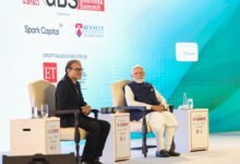 प्रधानमंत्री नरेन्द्र मोदी ने कहा कि 2047 तक भारत को विकसित राष्ट्र बनाना सरकार का स्पष्ट लक्ष्य है। उन्होंने कहा कि यह प्रयास भावी पीढ़ियों के उज्ज्वल भविष्य के लिए है। पीएम मोदी ने एआई, सेमीकंडक्टर, इंफ्रास्ट्रक्चर और विनिर्माण क्षेत्र में सुधारों को देश की प्रगति का आधार बताया। उन्होंने कहा कि सरकार का फोकस परिणाम आधारित विकास पर है और गरीबों, युवाओं तथा राज्यों को सशक्त बनाकर भारत को वैश्विक आर्थिक ताकत बनाया जा रहा है।