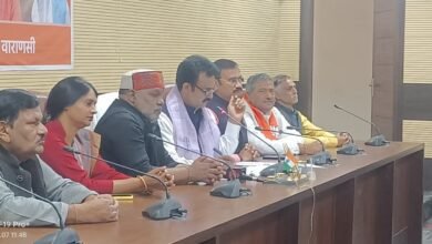 केंद्रीय ग्रामीण विकास राज्य मंत्री कमलेश पासवान ने कहा कि प्रधानमंत्री नरेंद्र मोदी के नेतृत्व में प्रस्तुत केंद्रीय बजट 2026-27 विकसित भारत के संकल्प को साकार करने वाला है। यह बजट इंफ्रास्ट्रक्चर, पूंजीगत निवेश, रोजगार सृजन और आर्थिक मजबूती का स्पष्ट रोडमैप है। युवाओं, किसानों, महिलाओं, गरीबों और मध्यम वर्ग को राहत देने वाले इस बजट से भारत की अर्थव्यवस्था को नई गति मिलेगी और देश तेज विकास पथ पर आगे बढ़ेगा।