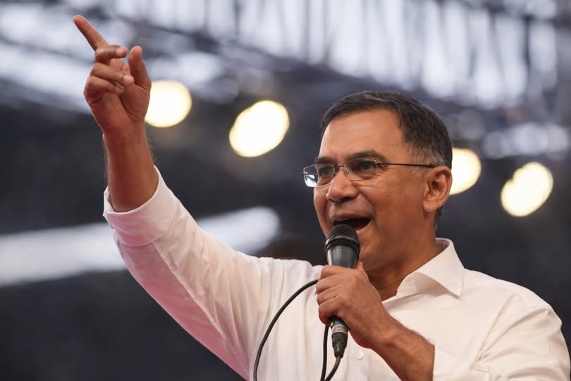 ढाका में हुए संसदीय चुनावों में बंगलादेश नेशनलिस्ट पार्टी (बीएनपी) ने तारिक रहमान के नेतृत्व में 299 में से 210 सीटें जीतकर स्पष्ट बहुमत हासिल किया। चुनाव के बाद प्रधानमंत्री नरेंद्र मोदी ने रहमान से बातचीत कर उन्हें बधाई दी और बंगलादेश की जनता की आकांक्षाओं को पूरा करने में भारत के समर्थन का भरोसा दिया। विपक्षी गठबंधन ने चुनाव प्रक्रिया पर सवाल उठाए हैं। लगभग 61% मतदान दर्ज हुआ। परिणाम भारत-बंगलादेश संबंधों की दिशा तय कर सकते हैं।