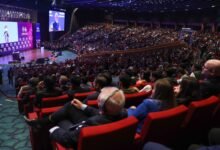 प्रधानमंत्री नरेंद्र मोदी ने इंडिया एआई इम्पैक्ट सम्मेलन में कहा कि कृत्रिम बुद्धिमत्ता मानव इतिहास की सबसे बड़ी क्रांति है, जो मानवता के लिए वरदान साबित हो सकती है। उन्होंने चेतावनी दी कि एआई का दुरुपयोग विनाश का कारण बन सकता है। भारत ने एआई के लिए ‘मानव’ विजन प्रस्तुत किया, जिसमें नैतिकता, जवाबदेही, संप्रभुता और कानूनी ढांचे पर जोर दिया गया है। मोदी ने कहा कि एआई का लोकतांत्रिक और जिम्मेदार उपयोग मानव कल्याण सुनिश्चित करेगा।