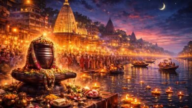 महाशिवरात्रि के पावन अवसर पर काशी शिवमय हो उठती है। गंगा स्नान, रात्रि जागरण, व्रत-पूजन और हर-हर महादेव के जयघोष के बीच वाराणसी में शिव-भक्ति अपने चरम पर होती है। शास्त्रों में वर्णित इस महान पर्व का आध्यात्मिक, धार्मिक और वैज्ञानिक महत्व आज भी उतना ही प्रासंगिक है। महाशिवरात्रि आत्मशुद्धि, संयम और चेतना जागरण का पर्व है, जो जीवन को संतुलन और शांति का संदेश देता है।