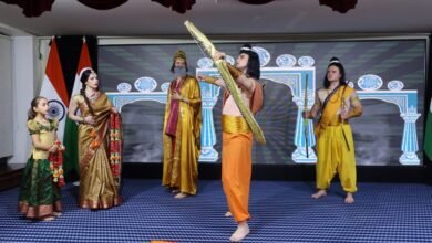 अयोध्या के दीपोत्सव और राम मंदिर की भव्यता से प्रेरित होकर रूस की राजधानी मॉस्को में 20 फरवरी को भव्य रामलीला का आयोजन होगा। इस ऐतिहासिक प्रस्तुति में रूसी कलाकार श्रीराम, सीता, लक्ष्मण और हनुमान की भूमिका निभाएंगे। भारत के दूतावास और जवाहरलाल नेहरू सांस्कृतिक केंद्र के सहयोग से हो रहा यह आयोजन भारत-रूस सांस्कृतिक संबंधों को नई मजबूती देगा। यह रामलीला भारतीय संस्कृति और आध्यात्मिक विरासत की वैश्विक पहचान का प्रतीक बनेगी।