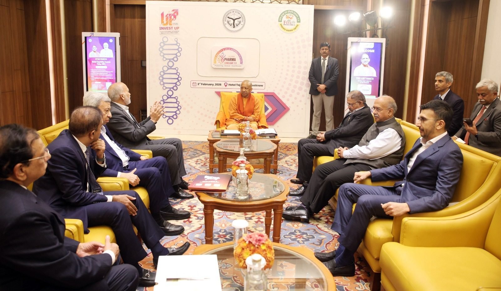लखनऊ में आयोजित यूपी फार्मा कॉन्क्लेव 1.0 में देश-विदेश की प्रमुख फार्मा कंपनियों के शीर्ष नेतृत्व ने उत्तर प्रदेश की बदलती छवि की सराहना की। योगी आदित्यनाथ के नेतृत्व में मजबूत कानून-व्यवस्था, पारदर्शी प्रशासन और निवेशक-अनुकूल नीतियों को उद्योग जगत ने ऐतिहासिक बदलाव बताया। फार्मा दिग्गजों ने यूपी को सुरक्षित, स्थिर और भविष्य के निवेश के लिए सबसे भरोसेमंद राज्य करार दिया।