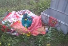 भलुअनी, देवरिया के नगर पंचायत क्षेत्र में रविवार रात चोरों ने एक घर को निशाना बनाकर लाखों रुपये के जेवरात चोरी कर लिए। सोमवार सुबह दरवाजा खुला और संदूक गायब मिलने पर घटना का खुलासा हुआ। सूचना पर पहुंची पुलिस ने मौका मुआयना कर जांच शुरू कर दी है।