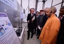 मुख्यमंत्री योगी आदित्यनाथ के जापान दौरे में उत्तर प्रदेश और यामानाशी प्रांत के बीच ग्रीन हाइड्रोजन तकनीक पर ऐतिहासिक एमओयू हुआ। इस समझौते से यूपी के छात्रों को जापान में उच्चस्तरीय प्रशिक्षण मिलेगा और स्वच्छ ऊर्जा, इंडस्ट्री व परिवहन क्षेत्र में नई तकनीक लागू होगी। सीएम योगी ने यूपी की निवेश क्षमता, प्रोएक्टिव गवर्नेंस मॉडल और भविष्य की तकनीकों पर जोर दिया। अगस्त में 200 जापानी CEO का यूपी दौरा प्रस्तावित है, जिससे निवेश और तकनीकी सहयोग को नई गति मिलेगी।