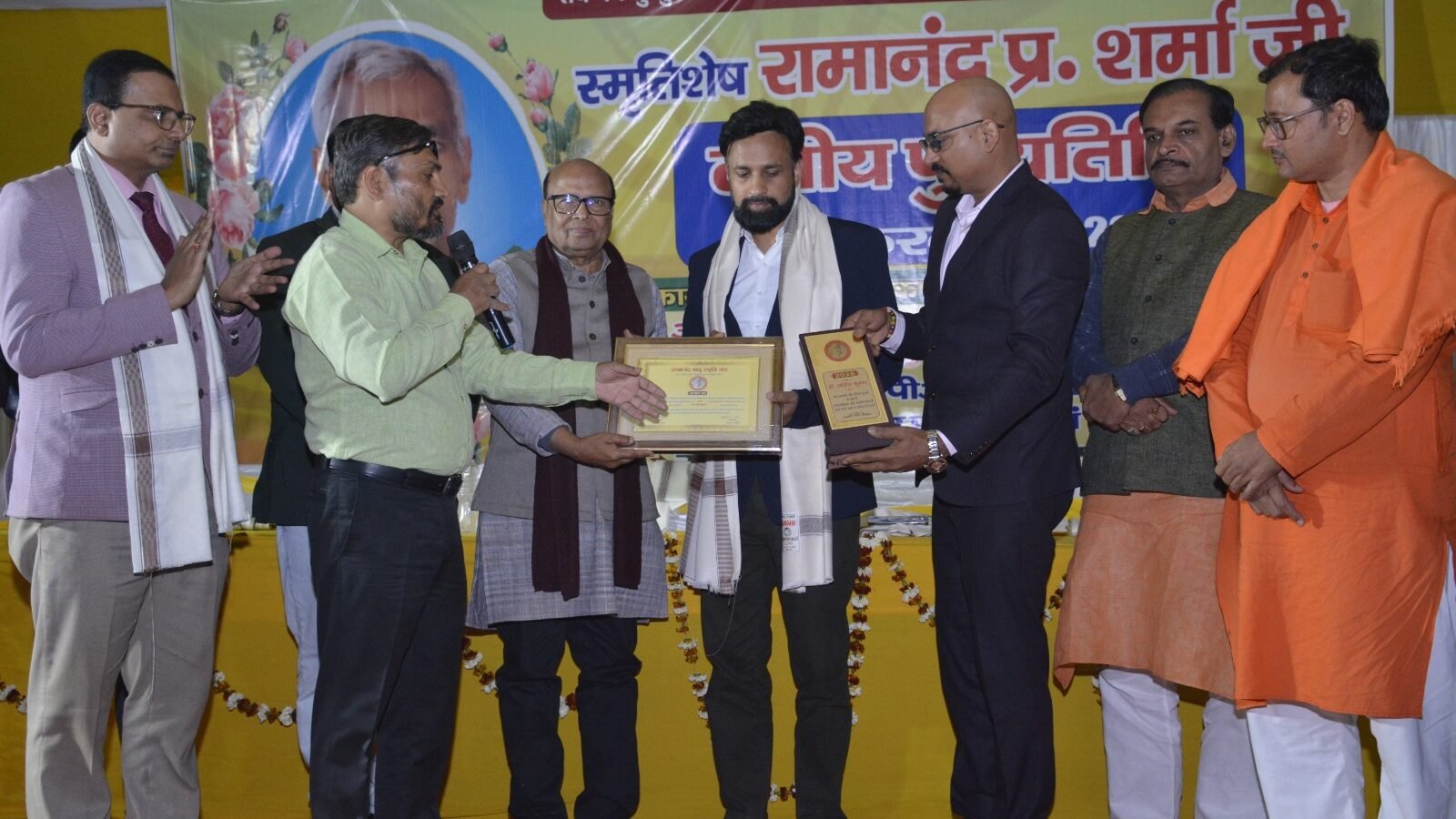 बेगूसराय के केशावे गांव में ईमानदार अफसर रहे रामानंद प्रसाद शर्मा की तीसरी पुण्यतिथि पर विशाल स्वास्थ्य मेला आयोजित हुआ। वरिष्ठ पत्रकार अभिरंजन कुमार के नेतृत्व में 50 डॉक्टरों ने 1000 से अधिक लोगों को सीपीआर व प्राथमिक उपचार का प्रशिक्षण दिया। स्कूली छात्रों की सक्रिय भागीदारी रही। प्रशिक्षित प्रतिभागियों को प्रमाणपत्र दिए गए और जीवन रक्षक सेवा की सामूहिक शपथ दिलाई गई।