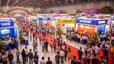 लखनऊ में आयोजित वृहद रोजगार मेला-2026 में 2527 युवाओं को जॉब ऑफर मिले। 116 कंपनियों ने भाग लेकर आईटी, मैन्युफैक्चरिंग और सर्विस सेक्टर में अवसर दिए। महिलाओं और जीरो पावर्टी वर्ग के युवाओं को भी लाभ मिला। सरकार ने कौशल आधारित रोजगार, डिजिटल प्लेटफॉर्म और पारदर्शी चयन प्रक्रिया के जरिए युवाओं को आत्मनिर्भर बनाने की दिशा में बड़ा कदम उठाया।