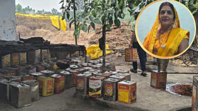 लखीमपुर-खीरी की सोमा गुप्ता ने प्रधानमंत्री रोजगार सृजन कार्यक्रम के तहत 25 लाख रुपये का ऋण लेकर गुड़ उद्योग शुरू किया। आज वे रोज 18 क्विंटल उत्पादन कर रही हैं और कई लोगों को रोजगार दे रही हैं। उनकी मासिक आय 80-90 हजार रुपये है और उनका उत्पाद कई राज्यों में सप्लाई हो रहा है।