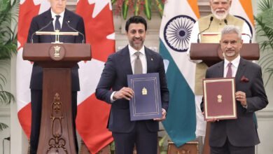 नई दिल्ली में प्रधानमंत्री नरेन्द्र मोदी और कनाडा के प्रधानमंत्री मार्क कार्नी के बीच हुई द्विपक्षीय वार्ता में दोनों देशों ने रक्षा, ऊर्जा, यूरेनियम आपूर्ति और महत्वपूर्ण खनिजों सहित कई अहम समझौते किए। 2030 तक व्यापार 50 अरब डॉलर पहुंचाने और 2026 तक व्यापक आर्थिक साझेदारी समझौता अंतिम रूप देने का लक्ष्य तय हुआ। आतंकवाद-रोधी सहयोग, साइबर सुरक्षा, स्वच्छ ऊर्जा, शिक्षा और हिंद-प्रशांत समन्वय को भी मजबूत करने पर सहमति बनी।