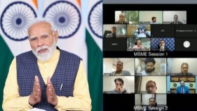 नरेन्द्र मोदी ने बजट वेबिनार श्रृंखला के द्वितीय सत्र में आर्थिक विकास को नई ऊंचाई देने का स्पष्ट रोडमैप प्रस्तुत किया। उन्होंने वैश्विक आपूर्ति श्रृंखलाओं में भारत की बढ़ती भूमिका, एमएसएमई सशक्तिकरण, बायोफार्मा शक्ति मिशन, रेयर अर्थ कॉरिडोर और रिकॉर्ड पूंजीगत व्यय पर जोर दिया। प्रधानमंत्री ने “अधिक निर्माण, अधिक उत्पादन, अधिक संपर्क और अधिक निर्यात” का मंत्र दोहराते हुए उद्योग जगत से गुणवत्ता, नवाचार और वैश्विक मानकों को अपनाने का आह्वान किया।