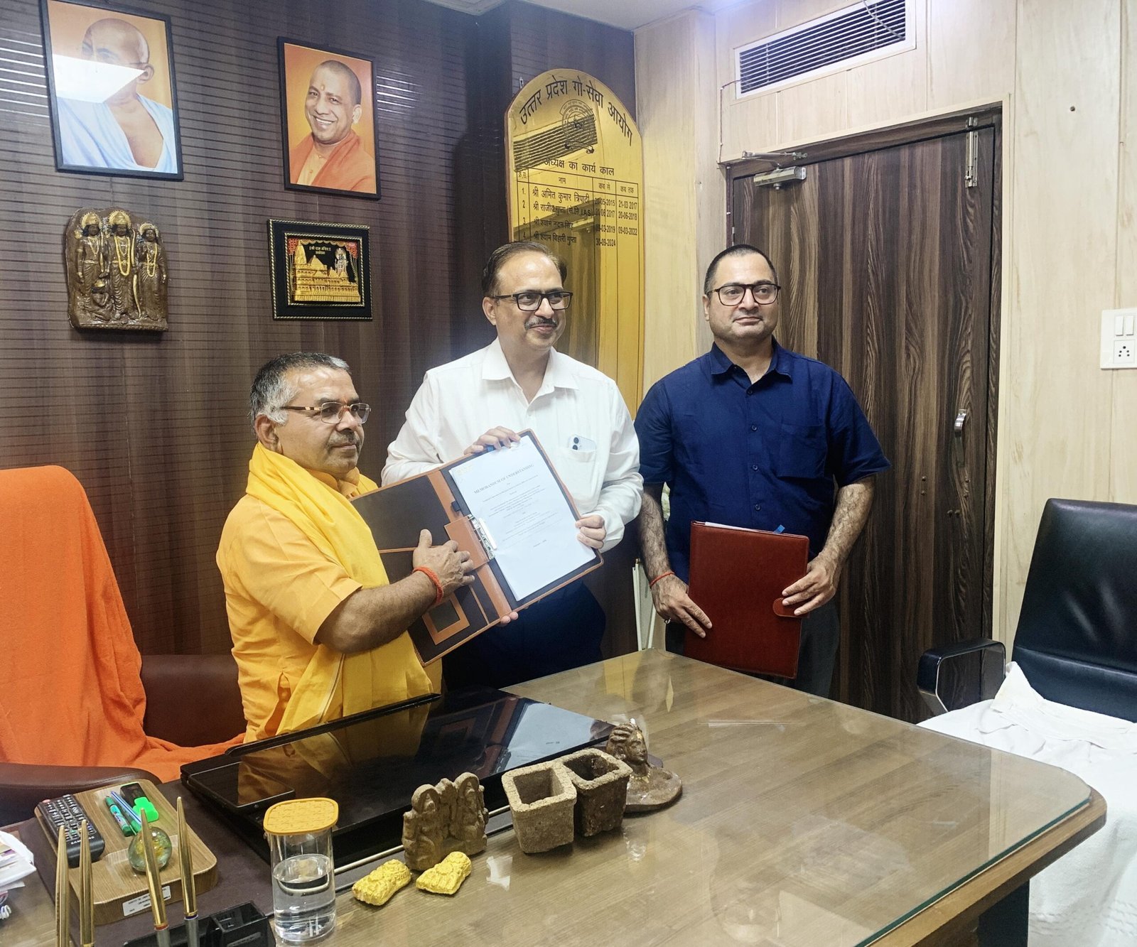 यूपी की गोशालाएं बनेंगी हाईटेक, जर्मन तकनीक से आत्मनिर्भरता की ओर बड़ा कदम