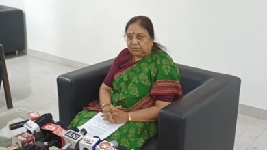 आगरा में मंत्री बेबी रानी मौर्य ने योगी सरकार के 9 साल पूरे होने पर महिला और बाल विकास की उपलब्धियां गिनाईं। कन्या सुमंगला, मातृ वंदना और लखपति दीदी जैसी योजनाओं से लाखों को लाभ मिला। महिला सुरक्षा, पोषण और रोजगार में सुधार के साथ यूपी में सशक्तिकरण को जमीनी हकीकत बताया गया।