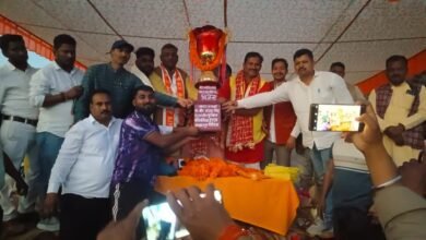 पीपीगंज, गोरखपुर में आयोजित स्व. वीरबहादुर राज्य स्तरीय फुटबॉल टूर्नामेंट के फाइनल में मेडिकल कॉलेज गोरखपुर ने सरदार नगर को ट्राई-ब्रेकर में 5-1 से हराकर खिताब जीत लिया। निर्धारित और अतिरिक्त समय तक मुकाबला गोलरहित रहा। मुख्य अतिथियों ने विजेता टीम को ट्रॉफी प्रदान कर सम्मानित किया।