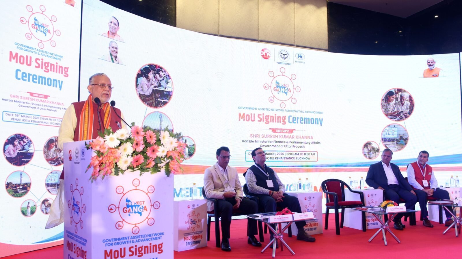 उत्तर प्रदेश में डिजिटल कनेक्टिविटी और रोजगार को बढ़ावा देने के लिए ‘प्रोजेक्ट गंगा’ शुरू किया गया है। स्टेट ट्रांसफॉर्मेशन कमीशन और हिंदुजा ग्रुप की कंपनी वनओटीटी एंटरटेनमेंट लिमिटेड के बीच एमओयू के तहत अगले 2–3 वर्षों में 20 लाख घरों तक हाई-स्पीड ब्रॉडबैंड पहुंचाया जाएगा। इस परियोजना से करीब एक करोड़ लोगों को लाभ मिलेगा और 8 से 10 हजार युवाओं को डिजिटल सेवा प्रदाता के रूप में प्रशिक्षित किया जाएगा। योजना के माध्यम से प्रत्यक्ष और अप्रत्यक्ष रूप से एक लाख रोजगार सृजित करने का लक्ष्य रखा गया है।