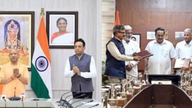 उत्तर प्रदेश में जल जीवन मिशन 2.0 के तहत केंद्र और राज्य सरकार के बीच एमओयू साइन हुआ। मुख्यमंत्री योगी आदित्यनाथ ने इसे ‘हर घर नल से जल’ अभियान को तेज़ करने वाला कदम बताया। इस पहल से ग्रामीण क्षेत्रों में शुद्ध पेयजल, बेहतर स्वास्थ्य और जीवन स्तर में सुधार की उम्मीद है, साथ ही पारदर्शिता और जवाबदेही भी मजबूत होगी।