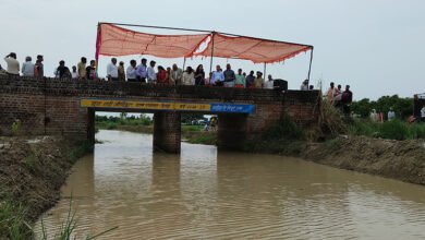 जालौन में जल संरक्षण के प्रयासों से भूजल स्तर में उल्लेखनीय सुधार हुआ है। योगी सरकार की योजनाओं, जनभागीदारी और जल संरचनाओं के विकास से नून नदी का पुनर्जीवन हुआ। जिले को राष्ट्रीय जल पुरस्कार में तीसरा स्थान मिला। संतुलित जल उपयोग और रिचार्ज क्षमता ने जालौन को देश में जल प्रबंधन का आदर्श मॉडल बना दिया है।