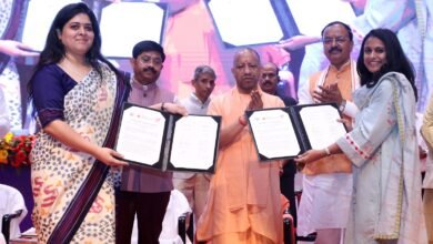 मुख्यमंत्री योगी आदित्यनाथ ने ‘निवेश मित्र 3.0’ लॉन्च कर उत्तर प्रदेश को सुरक्षित और भरोसेमंद निवेश गंतव्य बताया। ₹50,000 करोड़ निवेश प्रस्तावों से 50 हजार रोजगार की संभावना है। सिंगल विंडो सिस्टम, एआई सुविधाएं, PPP मॉडल और निजी बिजनेस पार्क नीति से उद्योग स्थापना आसान होगी। बेहतर कानून-व्यवस्था, इंफ्रास्ट्रक्चर और स्किल कनेक्ट जैसी पहलें यूपी को तेजी से उभरते औद्योगिक हब में बदल रही हैं।