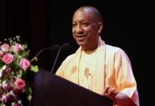मुख्यमंत्री योगी आदित्यनाथ ने ‘निवेश मित्र 3.0’ के साथ नई औद्योगिक योजनाएं लॉन्च कीं। ₹50,000 करोड़ निवेश प्रस्तावों को गति मिली और ₹2781 करोड़ सब्सिडी वितरित हुई। PPP मॉडल पर आधारित योजनाएं उद्योग स्थापना को आसान बनाएंगी। विभिन्न सेक्टरों में निवेश से रोजगार और उद्यमिता को बढ़ावा मिलेगा, जिससे उत्तर प्रदेश तेजी से औद्योगिक हब बन रहा है।