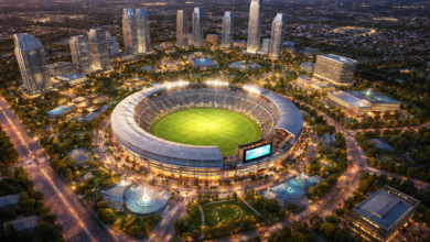 गाजियाबाद में 2200 करोड़ रुपये की लागत से इंटरनेशनल क्रिकेट स्टेडियम और एरोसिटी प्रोजेक्ट विकसित किया जाएगा। 417 एकड़ में फैले इस प्रोजेक्ट से खेल, पर्यटन और व्यापार को बढ़ावा मिलेगा। 30,000 दर्शकों की क्षमता वाला स्टेडियम पश्चिमी यूपी को अंतर्राष्ट्रीय मैचों की मेजबानी दिलाएगा। साथ ही होटल, रिटेल और सर्विस सेक्टर में बड़े पैमाने पर रोजगार सृजित होंगे।