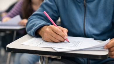 उत्तर प्रदेश में 18-19 अप्रैल 2026 को सहायक आचार्य भर्ती परीक्षा चार पालियों में होगी। उत्तर प्रदेश शिक्षा सेवा चयन आयोग ने 6 शहरों के 53 केंद्रों पर पूरी तैयारी कर ली है। CCTV निगरानी, प्रेक्षक तैनाती और सख्त सुरक्षा व्यवस्था लागू रहेगी। अभ्यर्थियों से समय पर पहुंचने और दिशा-निर्देशों का पालन करने की अपील की गई है।