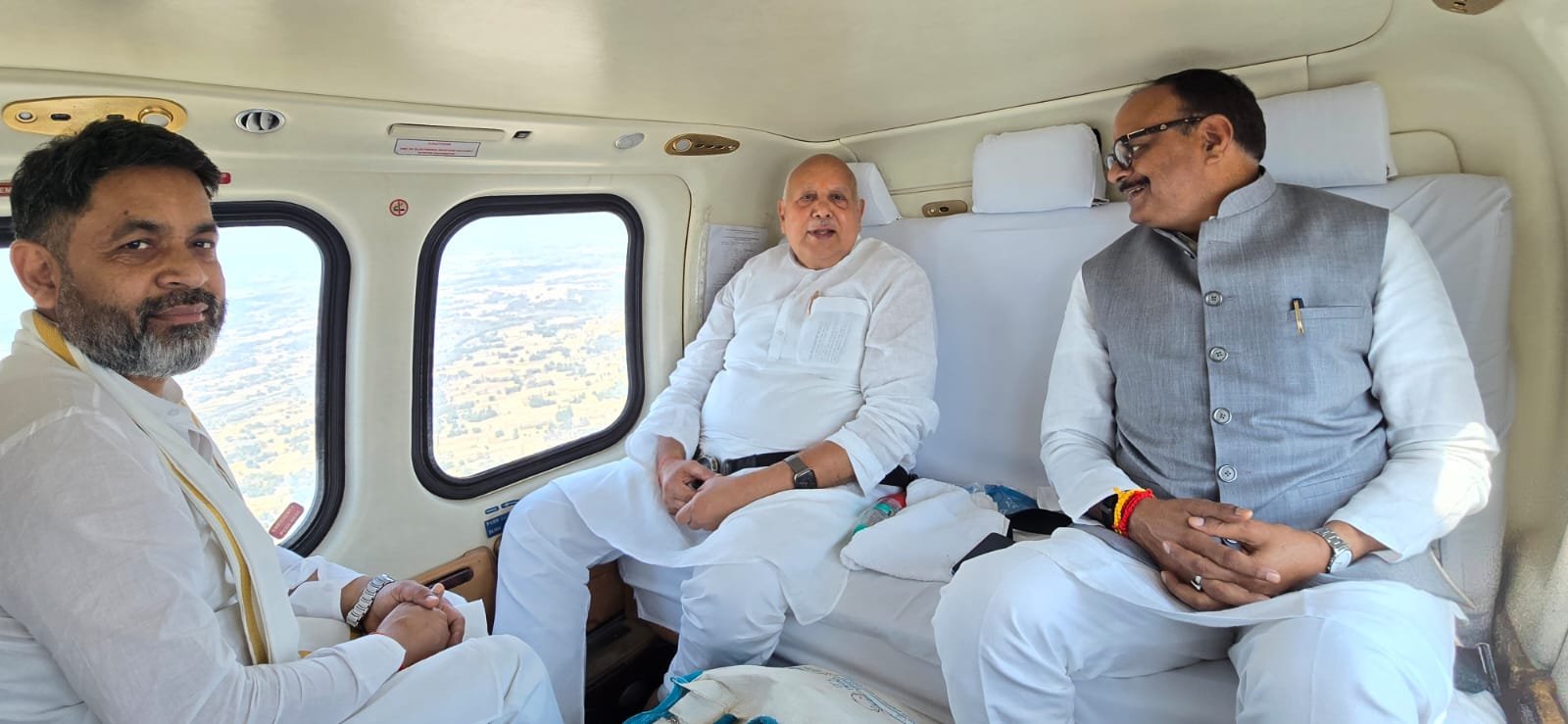 उत्तर प्रदेश में असमय बारिश, तेज हवाओं और चक्रवात से फसलों को हुए नुकसान के बीच योगी सरकार सक्रिय हो गई है। डिप्टी सीएम बृजेश पाठक और कृषि मंत्री सूर्य प्रताप शाही ने कई जिलों का हवाई सर्वे कर हालात का जायजा लिया। प्रभावित किसानों को आर्थिक सहायता का आश्वासन दिया गया है। प्रशासन को फसल क्षति का त्वरित सर्वे कर रिपोर्ट भेजने के निर्देश दिए गए हैं, ताकि जल्द राहत राशि उपलब्ध कराई जा सके।