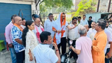 बरसात में नागरिकों को जलभराव से बचाने की कवायद .महापौर ने किया ​चितईपुर क्षेत्र के नालों का निरीक्षण .