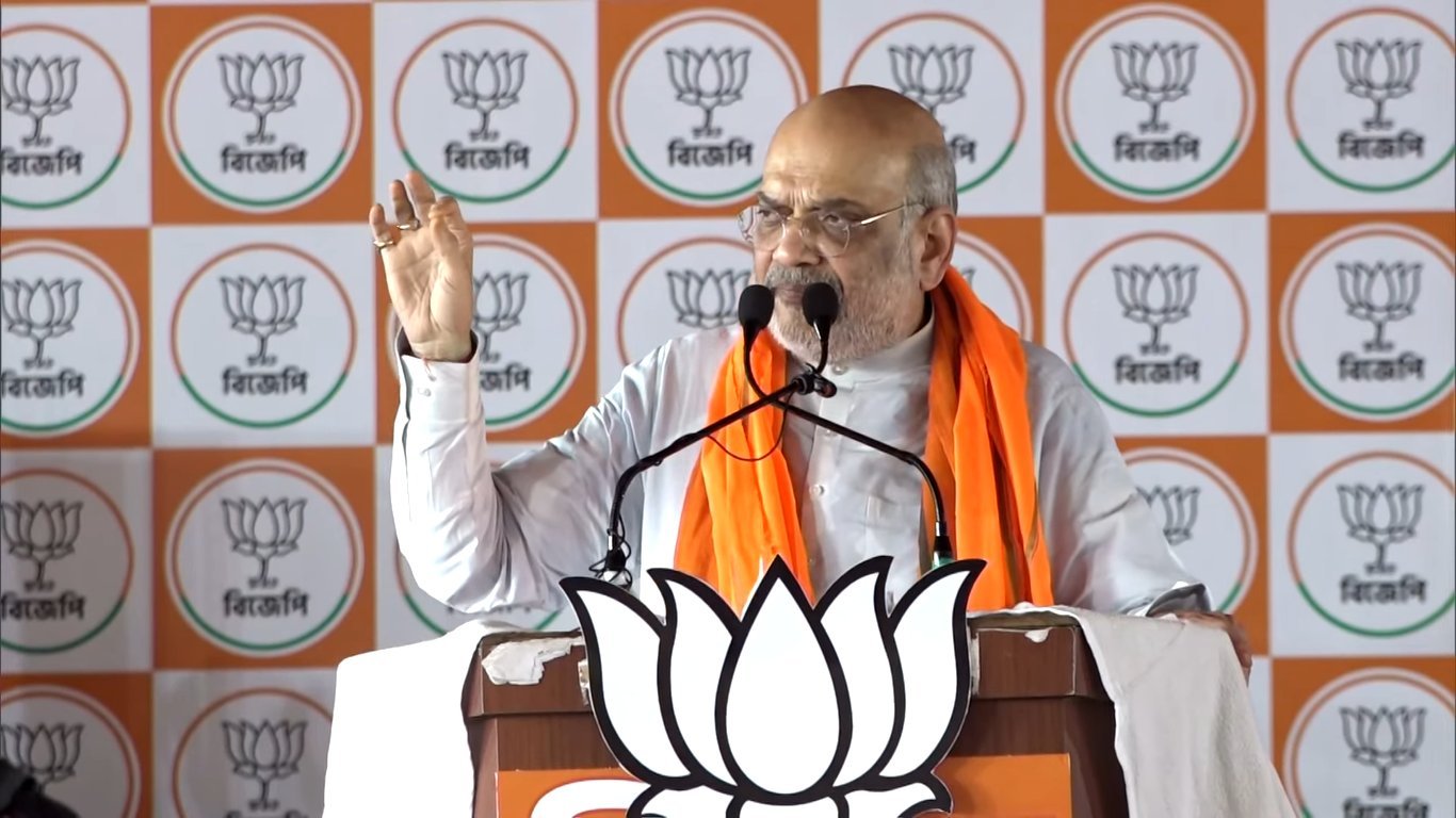 पश्चिम बंगाल विधानसभा चुनाव के पहले चरण के बाद भाजपा ने बड़ा दावा करते हुए 152 में से 110 सीटें जीतने की बात कही है। केन्द्रीय गृह मंत्री अमित शाह ने कहा कि राज्य की जनता ने बदलाव के लिए मतदान किया है और दूसरे चरण में भी पार्टी को भारी समर्थन मिलेगा। उन्होंने महिला सुरक्षा, भ्रष्टाचार पर कार्रवाई और शांतिपूर्ण चुनाव का हवाला देते हुए सरकार बनाने का भरोसा जताया।