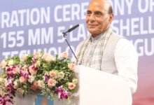 रक्षा मंत्री Rajnath Singh ने महाराष्ट्र के शिरडी में एनआईबीई ग्रुप के रक्षा विनिर्माण परिसर का उद्घाटन करते हुए कहा कि रक्षा क्षेत्र में आत्मनिर्भरता भारत की सुरक्षा, आर्थिक मजबूती और वैश्विक शक्ति बनने के लिए बेहद जरूरी है। उन्होंने कहा कि जो देश अपने हथियार खुद बनाता है, वह अपनी किस्मत खुद लिखता है। कार्यक्रम में ‘सूर्यस्त्र’ रॉकेट लॉन्चिंग सिस्टम, मिसाइल परिसर और स्वदेशी रक्षा तकनीकों का भी अनावरण किया गया।