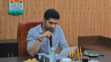 वाराणसी नगर निगम ने वित्तीय वर्ष 2026-27 के लिए टैक्स व्यवस्था में बड़ा बदलाव किया है। अब गृहकर, जलकर और सीवर कर समय से जमा करने पर 10 प्रतिशत तथा ऑनलाइन भुगतान करने पर कुल 12 प्रतिशत तक छूट मिलेगी। नगर आयुक्त हिमांशु नागपाल ने बताया कि स्वतंत्रता सेनानियों और पद्म पुरस्कार विजेताओं को 50 प्रतिशत टैक्स राहत दी जाएगी। वहीं दृष्टिहीन और 80 प्रतिशत से अधिक दिव्यांग भवन स्वामियों का टैक्स पूरी तरह माफ रहेगा।
