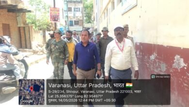 वाराणसी में 15 मई से शुरू हो रही पंचक्रोशी यात्रा को देखते हुए नगर निगम ने शिवपुर स्थित गोकुल और हनुमान धर्मशालाओं को अवैध कब्जे से मुक्त कराया। भारी पुलिस बल के साथ पहुंचे अधिकारियों ने कब्जाधारियों को 24 घंटे में जगह खाली करने का अल्टीमेटम दिया। श्रद्धालुओं की सुविधा के लिए धर्मशालाओं की सफाई, रंगाई-पुताई और मरम्मत कार्य तेजी से कराया जाएगा।