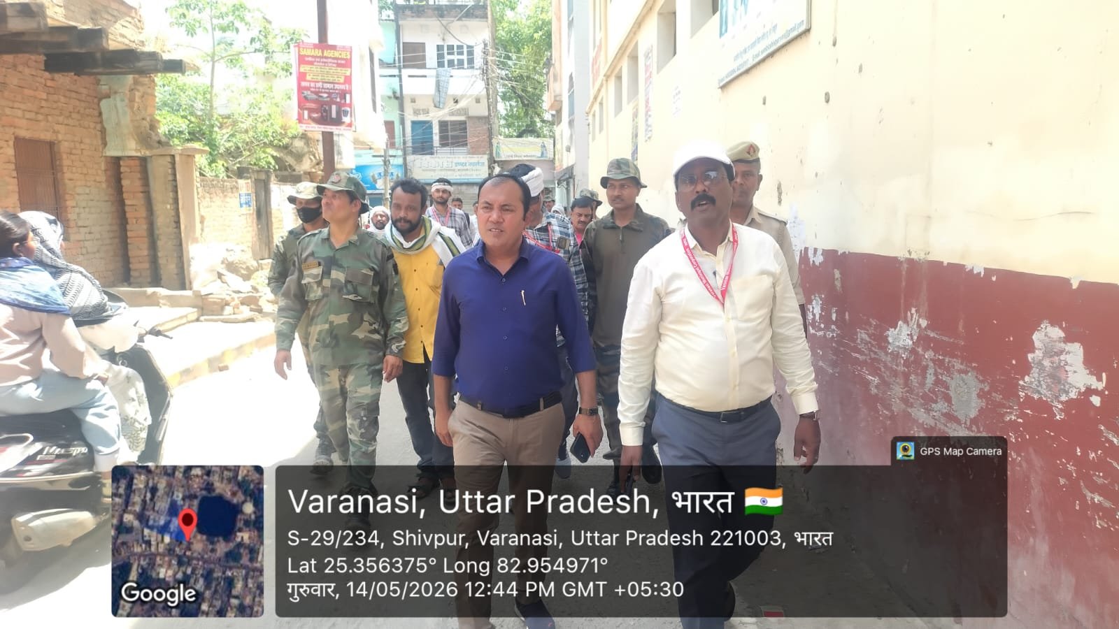 वाराणसी में 15 मई से शुरू हो रही पंचक्रोशी यात्रा को देखते हुए नगर निगम ने शिवपुर स्थित गोकुल और हनुमान धर्मशालाओं को अवैध कब्जे से मुक्त कराया। भारी पुलिस बल के साथ पहुंचे अधिकारियों ने कब्जाधारियों को 24 घंटे में जगह खाली करने का अल्टीमेटम दिया। श्रद्धालुओं की सुविधा के लिए धर्मशालाओं की सफाई, रंगाई-पुताई और मरम्मत कार्य तेजी से कराया जाएगा।