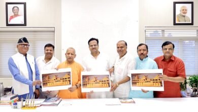 सीतापुर रोड स्थित बृज की रसोई परिसर में विशाल पंडाल का निर्माण जारी