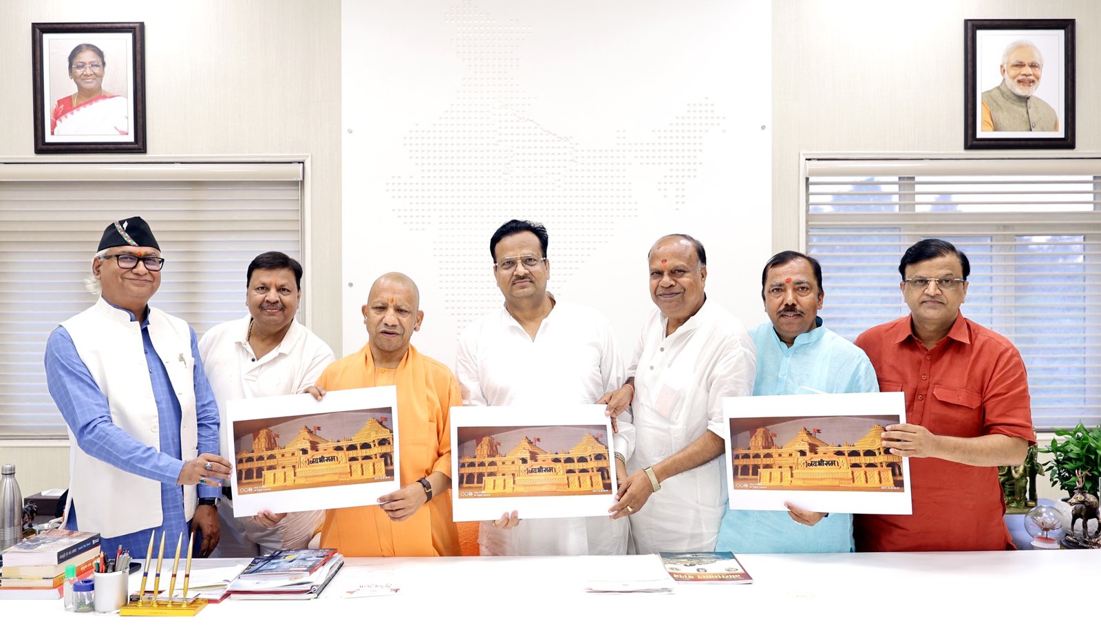 सीतापुर रोड स्थित बृज की रसोई परिसर में विशाल पंडाल का निर्माण जारी