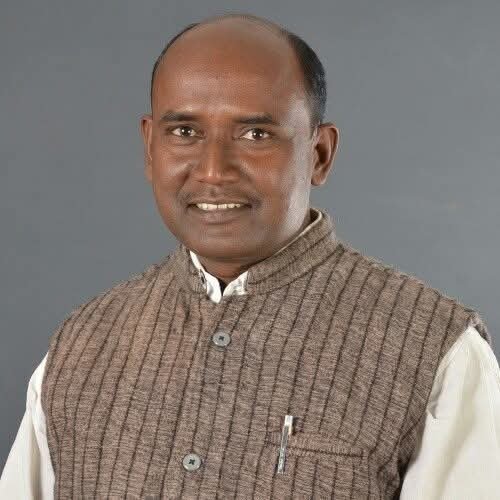 भाजपा उत्तर प्रदेश ने संगठनात्मक मजबूती के तहत पांच जिलों में नए जिलाध्यक्षों की घोषणा की है। वाराणसी, चंदौली, गोरखपुर महानगर, देवरिया और अंबेडकर नगर में नई जिम्मेदारियां सौंपी गई हैं। प्रदेश अध्यक्ष भूपेंद्र चौधरी द्वारा जारी सूची को आगामी चुनावी रणनीति और बूथ स्तर तक संगठन विस्तार की दिशा में अहम कदम माना जा रहा है।