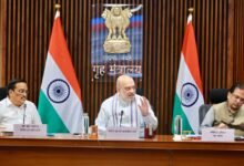 केन्द्रीय गृह एवं सहकारिता मंत्री Amit Shah ने नई दिल्ली में बाढ़ और Heat Wave से निपटने की तैयारियों की समीक्षा करते हुए Zero Casualty Disaster Management पर जोर दिया। उन्होंने NDMA को जोखिम भरी झीलों के लिए पूर्व चेतावनी प्रणाली का विस्तार करने, राज्यों में Flood Crisis Management Teams गठित करने और मौसम पूर्वानुमान को धरातल तक पहुंचाने के निर्देश दिए। बैठक में IMD, NDRF, CWC, NHAI और कई मंत्रालयों के वरिष्ठ अधिकारी शामिल रहे।