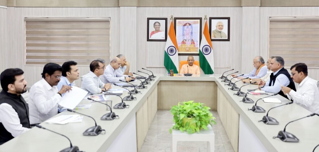 मुख्यमंत्री योगी आदित्यनाथ ने डाटा सेंटर क्लस्टर, प्रोजेक्ट गंगा और गेहूं प्रसंस्करण नीति की उच्च स्तरीय समीक्षा की