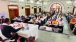 वाराणसी नगर निगम की सदन बैठक में शहर के भीतर संचालित मीट-मांस और मछली की दुकानों को शहर की सीमा से बाहर स्थानांतरित करने के प्रस्ताव को मंजूरी मिल गई। प्रथम चरण में रामनगर, सूजाबाद, गणेशपुर, अवलेशपुर और शिवपुर में नए बाजार विकसित किए जाएंगे। बैठक में स्वच्छता, अतिक्रमण, तालाब संरक्षण, जल निकासी, डोर-टू-डोर कूड़ा प्रबंधन, गृहकर विस्तार और शहर के विकास कार्यों में पारदर्शिता जैसे महत्वपूर्ण मुद्दों पर भी चर्चा हुई।