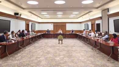 प्रधानमंत्री की आर्थिक सलाहकार परिषद की बैठक की अध्यक्षता की। भारत के आर्थिक परिवर्तन और दीर्घकालिक विकास प्राथमिकताओं से जुड़े विभिन्न महत्वपूर्ण मुद्दों पर विस्तृत चर्चा की। साथ ही, सुधारों की प्रक्रिया को और गति देने तथा ‘ईज़ ऑफ़ लिविंग’ (जीवन को अधिक सुगम बनाने) और ‘ईज़ ऑफ़ डूइंग बिज़नेस’ (व्यवसाय करने में आसानी) सुनिश्चित करने के संबंध में अपने विचार साझा किए।