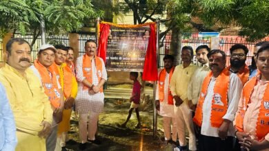 वाराणसी के पिशाचमोचन क्षेत्र में 53.19 लाख रुपये की लागत से नए नलकूप के रिबोर एवं इंटर-कनेक्शन कार्य का महापौर अशोक कुमार तिवारी ने शिलान्यास किया। परियोजना पूरी होने पर क्षेत्रवासियों को पानी के कम दबाव और गर्मियों में होने वाली जल किल्लत से राहत मिलेगी। नगर निगम ने इसे पेयजल व्यवस्था सुदृढ़ करने की दिशा में महत्वपूर्ण कदम बताया है।