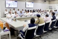 मुख्यमंत्री योगी आदित्यनाथ ने 25 से 29 सितंबर 2026 तक ग्रेटर नोएडा में आयोजित होने वाले यूपी इंटरनेशनल ट्रेड शो (UPITS 2026) की तैयारियों की समीक्षा की। इस आयोजन में 85 देशों के 550 से अधिक अंतरराष्ट्रीय खरीदार, 2400 से अधिक प्रदर्शक और लाखों आगंतुक शामिल होंगे। ट्रेड शो के माध्यम से उत्तर प्रदेश की औद्योगिक क्षमता, ओडीओपी, एमएसएमई, निर्यात, निवेश और सांस्कृतिक विरासत को वैश्विक मंच पर प्रदर्शित किया जाएगा।