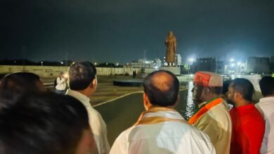 संत शिरोमणि गुरु रविदास जी महाराज की 650वीं जयंती वर्ष के अवसर पर भाजपा 29 जुलाई को वाराणसी के सीरगोवर्धनपुर स्थित जन्मस्थली से 131 कलशों में पवित्र मिट्टी देशभर में भेजेगी। राष्ट्रीय महामंत्री तरुण चुग ने बताया कि यह अभियान संत रविदास के सामाजिक समरसता, समानता और मानवता के संदेश को गांव-गांव तक पहुंचाने के उद्देश्य से चलाया जा रहा है। कार्यक्रम में मुख्यमंत्री योगी आदित्यनाथ, भाजपा के वरिष्ठ नेता एवं संत समाज के प्रतिनिधि शामिल होंगे।