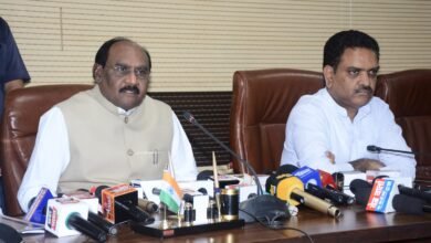 वाराणसी स्थित संत गुरु रविदास महाराज की जन्मस्थली सीर गोवर्धनपुर से 29 जुलाई, गुरु पूर्णिमा के अवसर पर भाजपा का राष्ट्रव्यापी ‘श्री गुरु रविदास महाराज समरसता संकल्प अभियान’ शुरू होगा। 650वें प्रकाश पर्व के उपलक्ष्य में चलने वाले इस अभियान के तहत कलश वंदन, समरसता यात्रा, संत संपर्क, छात्रावास संपर्क और दीपोत्सव सहित विभिन्न कार्यक्रम आयोजित होंगे। अभियान का उद्देश्य संत रविदास के समरसता, समानता और मानवता के संदेश को जन-जन तक पहुंचाना है।