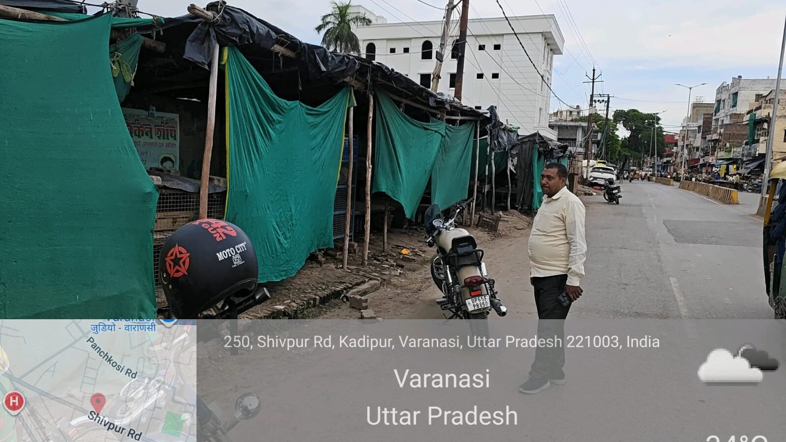 वाराणसी में सावन के पहले दिन नगर निगम ने कांवड़ यात्रा मार्गों पर अवैध रूप से संचालित मांस, मछली और मुर्गा दुकानों के खिलाफ अभियान चलाया। तीन दुकानें बंद कराई गईं और नियम उल्लंघन, प्रतिबंधित प्लास्टिक के उपयोग तथा गंदगी फैलाने पर कुल ₹24,500 का जुर्माना लगाया गया। अभियान पूरे सावन माह तक जारी रहेगा।