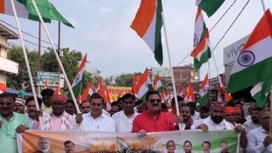 वाराणसी के पिंडरा मंडल में हर घर तिरंगा अभियान के तहत भव्य तिरंगा यात्रा निकाली गई। काशी क्षेत्र भाजपा अध्यक्ष अशोक चौरसिया, विधायक डॉ. अवधेश सिंह और जिलाध्यक्ष राम सकल पटेल सहित बड़ी संख्या में कार्यकर्ताओं ने राष्ट्रप्रेम और राष्ट्रीय एकता का संदेश दिया। 13 अगस्त को काशी क्षेत्र के सभी 16 जिलों में जिला स्तरीय तिरंगा यात्रा आयोजित होगी।